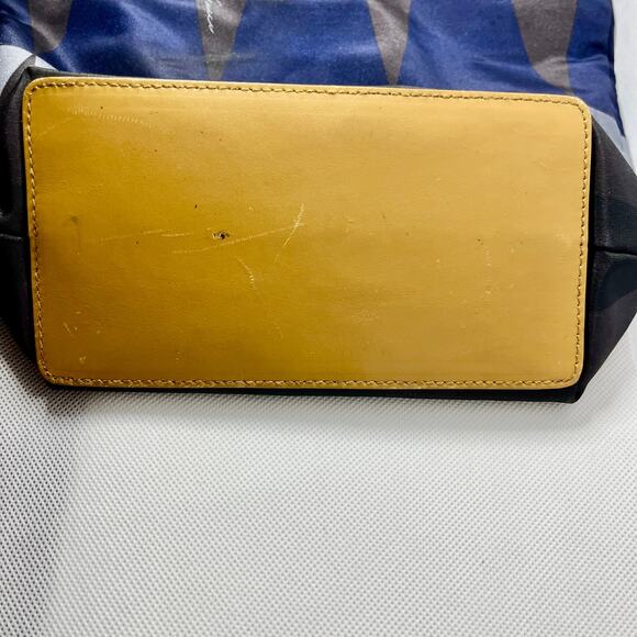 Gucci by Tom Ford Jacquard Blue Tote Silk Scarf Print Gold Tone Hardware - Picture 6 of 9